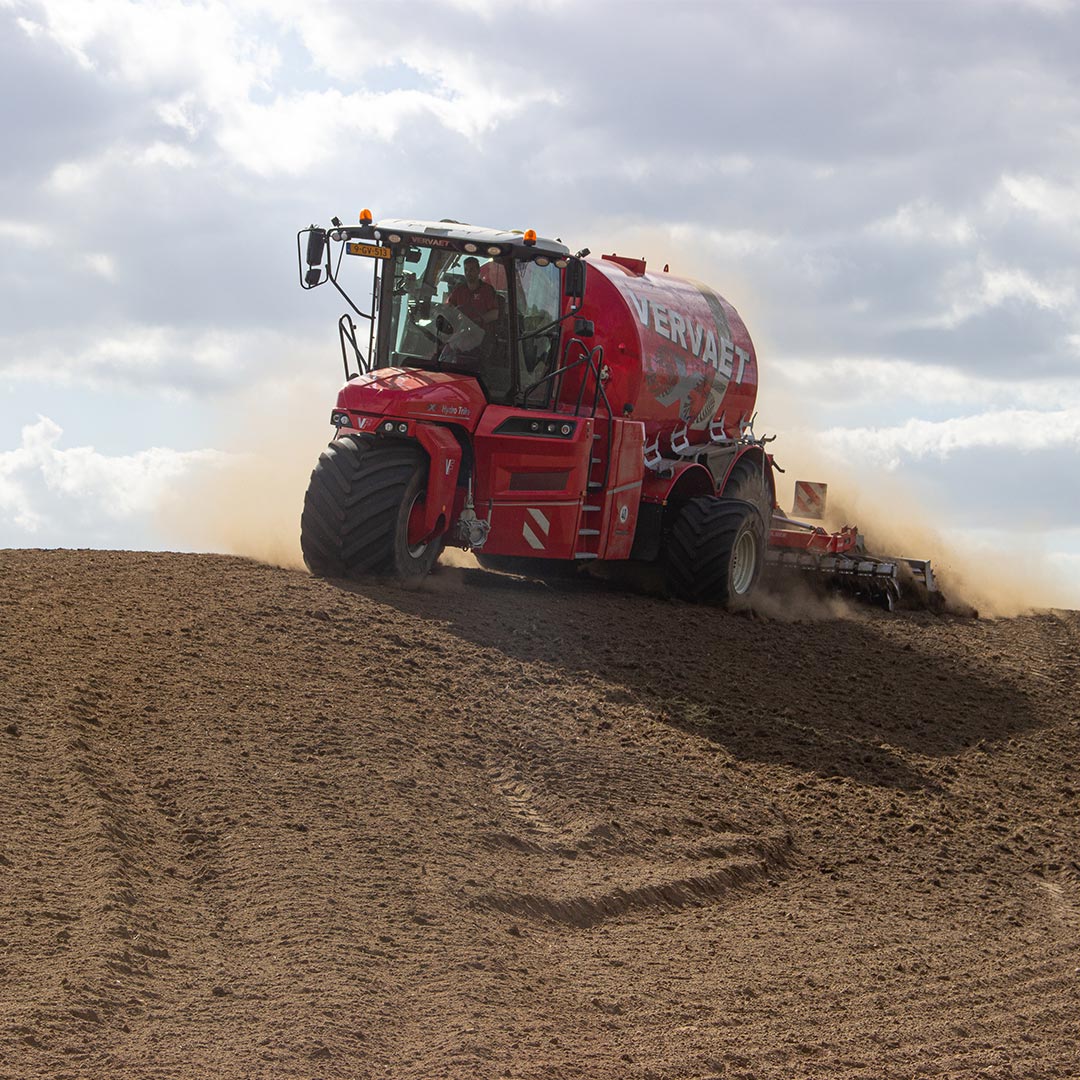 Poclain's tweet photo. Learn how VERVAET's Hydro Trike 5x5 realized increased #traction, more even ground pressure, and minimized ground friction with Poclain Hydraulics' #drivemotors.
https://t.co/ZAxkCctTjl
#agmachines #precisionagriculture https://t.co/YrVCLQHxuk