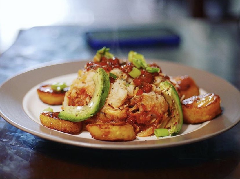 TheRealDerekG's tweet photo. Codfish & Potatoes G Style! The Bermudian Classic Dish with Local Avocado, Scallions, Chia Seeds & Fried Sweet Plantain! #SoWellDun #Bermuda #BermudaFood #codfishandpotatoes #bermunchies https://t.co/0n3WiTWw9b