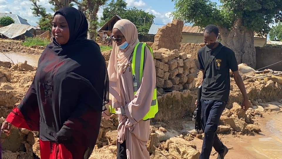 Ibellozauma's tweet photo. The office of @DHAZamfara under Hon. Hajiya @faikamarshal is up and doing supplying relief materials in worst hit areas like Bardoki of Gummi https://t.co/WmL3DRHZJy