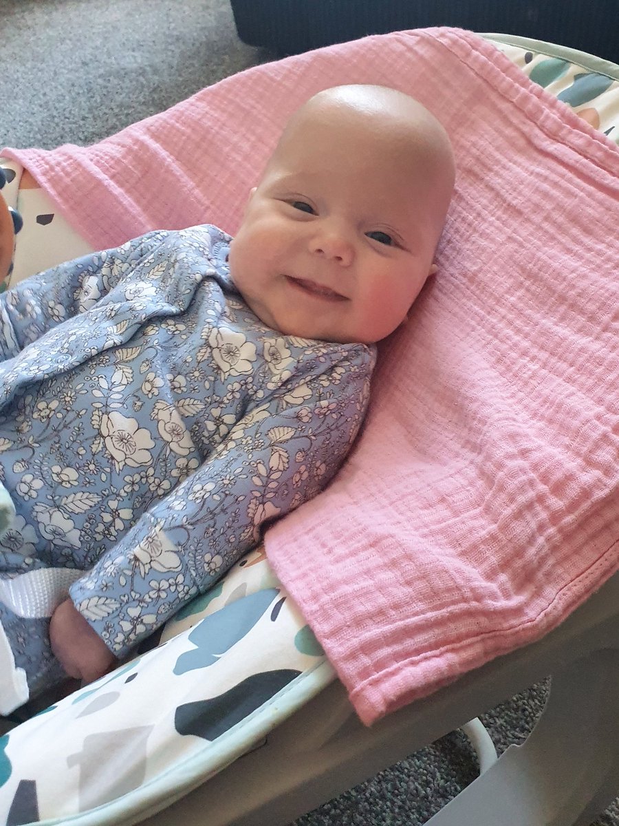 JuliaNev1989's tweet photo. Gorgeous little Polly Pocket is now 4 months old and a whopping 11lb7💗 @TinyLivesTrust @QEGateshead @MrsBMc26 #32weeker #preemie https://t.co/aI8iUyYOdF