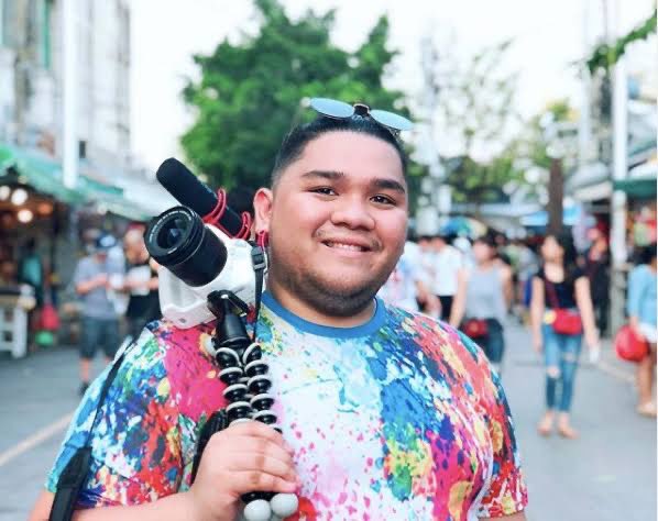rynel09's tweet photo. It's destroying T_T , rest in peace Kween LC. You're one of my mental health savior. Even to the extent that I'm daydreaming, that you are one of my friends T_T Such an authentic person, kasi nga being selfless is"Gusto mo yun, gusto ko yon! #kweenLC https://t.co/Nck0svUATd