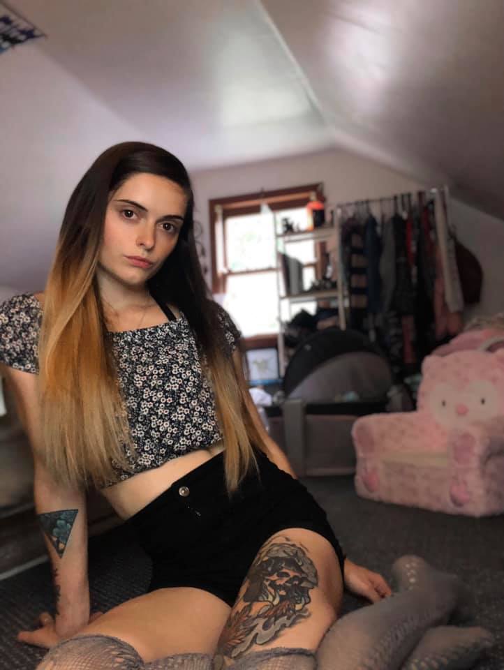DamnThatBootyHo's tweet photo. I got locked out almost a year ago because of a old af email address an today they deiced to let me back on so I'm back!!! An still sexy as ever 😘 https://t.co/TeSfTeXloH