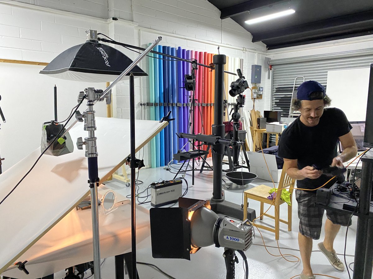 FanfarePhotoUK's tweet photo. 📸 Here's a sneak #BTS #BehindtheScenes of a recent #productPhotography shoot of a wireless router with the help of work experiencer and nice guy, Sam. There's a bit more going on the other side too. See if you can spot the final image on https://t.co/mPe7hNZydX https://t.co/HUoN0db0KE