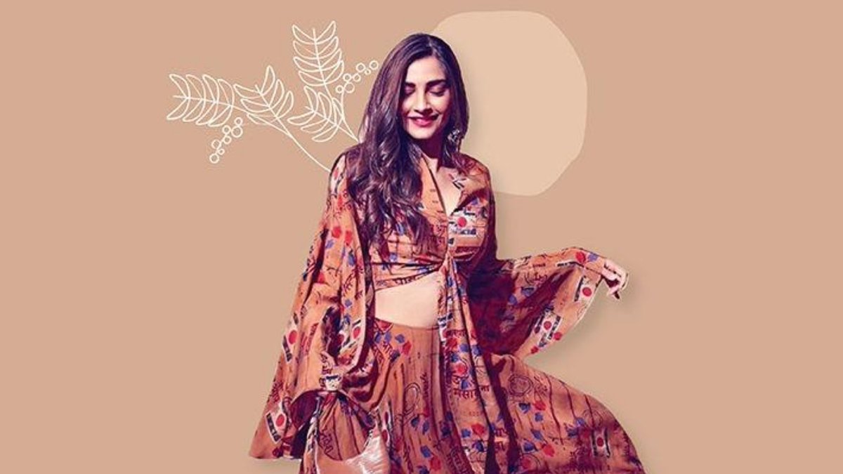vue_ai's tweet photo. 📈We are seeing an interesting pattern emerge among Indian designers— that of multi-brand retailers claiming stake in the businesses of designers. Only last year, we saw #PurpleStyleLabs, which operates @PerniasPopUp, invest in @HouseofMasaba (1/3) https://t.co/ubdxyNp9vr