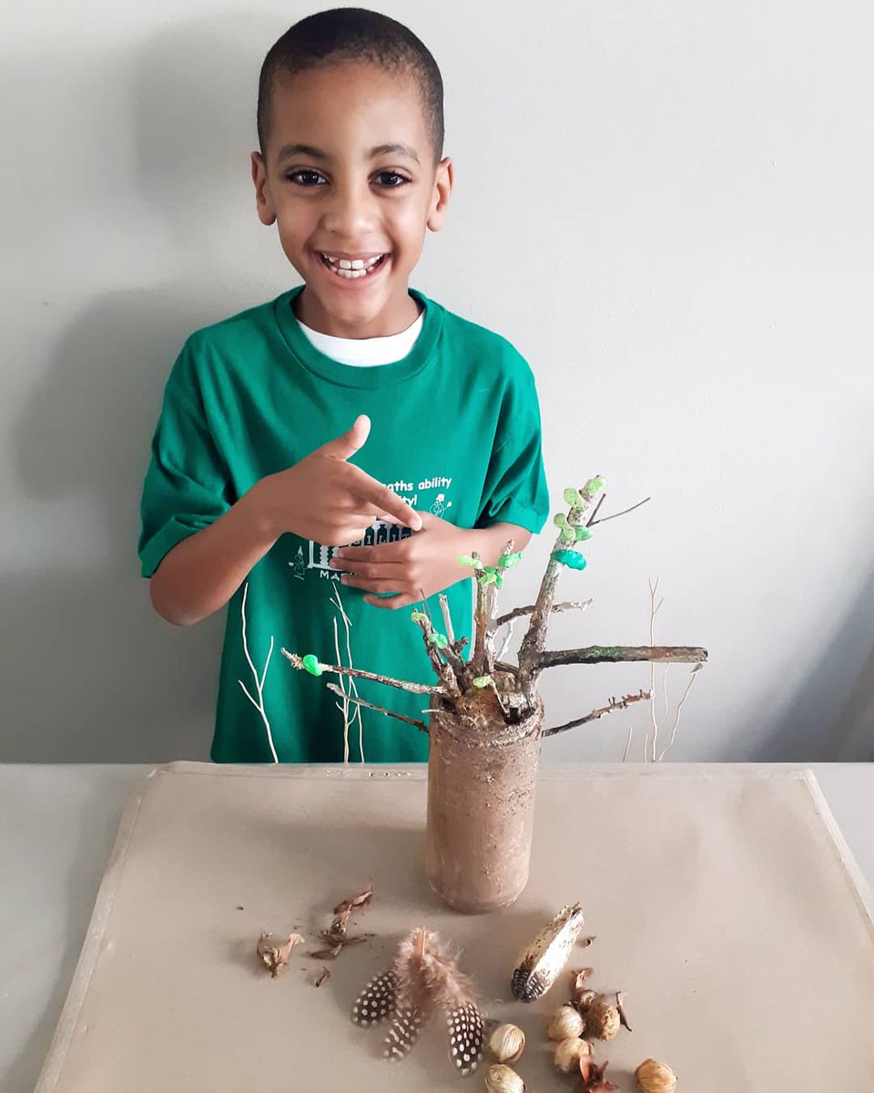 ArtistRomario's tweet photo. #BaobabTree (plastic, old twigs & newspaper) - #RecycledArt ๐ฟ This tree is prehistoric, magnificent. & has it's own eco-system #TreeOfLife - can grow 30 metres & 50 metres in circumference at it's peak.
It can survive up to 5,000 years @officialavatar #TreeOfSouls @zoesaldana https://t.co/rOBqjMIxzP