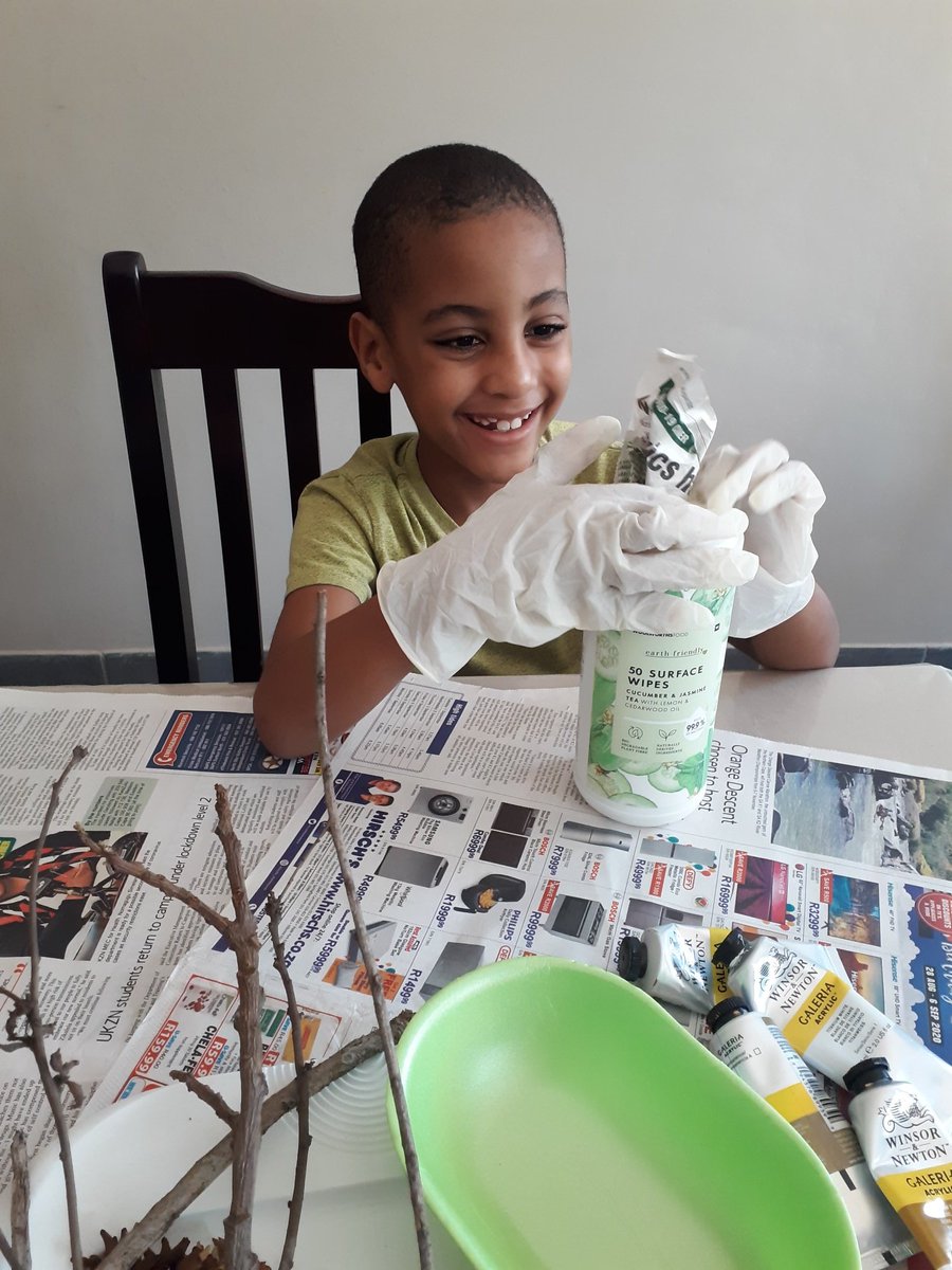ArtistRomario's tweet photo. #BaobabTree (plastic, old twigs & newspaper) - #RecycledArt ๐ฟ This tree is prehistoric, magnificent. & has it's own eco-system #TreeOfLife - can grow 30 metres & 50 metres in circumference at it's peak.
It can survive up to 5,000 years @officialavatar #TreeOfSouls @zoesaldana https://t.co/rOBqjMIxzP