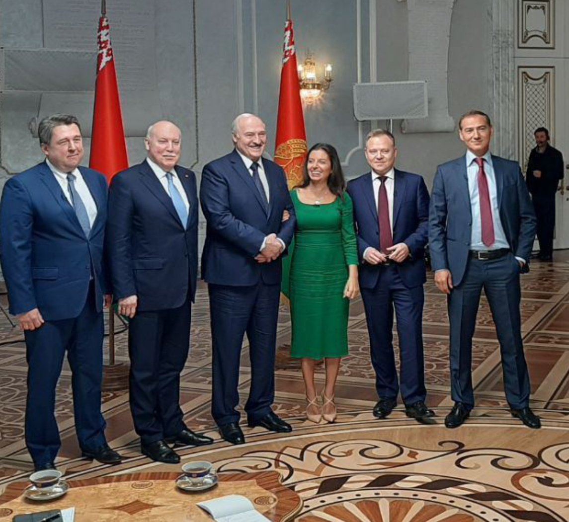 EhYz2-rX0AEjnsa?format=jpg&name=medium