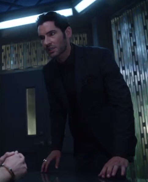 Lucifer’s wardrobe in 3x02 The One with the Baby Carrot #Lucifer  