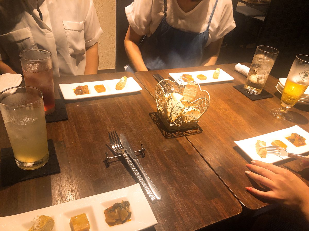 hosakucafe's tweet photo. 作戦会議という名の女子会(笑)
Xデーに向けて頑張ります\(//∇//)\
#オカリナキッチン
#tomonegikitchen
#からあげfamfam
#女子会
#頑張る女性のイベント
#10月7日
#厚木
#愛川町 https://t.co/kyYAFKiIb0