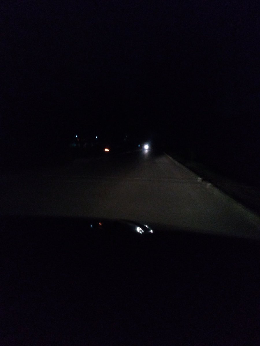 MarquezFunez's tweet photo. Señores #ElecSA @ElectricaribeSA y @monterialcaldia aquí le muestro algunas fotografías de la vía que conduce al barrio Villa Cielo en Montería, será que esta empresa ha dejado de cobrar el alumbrado público autorizado por @concejomonteria para estos sectores? @caordosgoitia https://t.co/93POwTz4of
