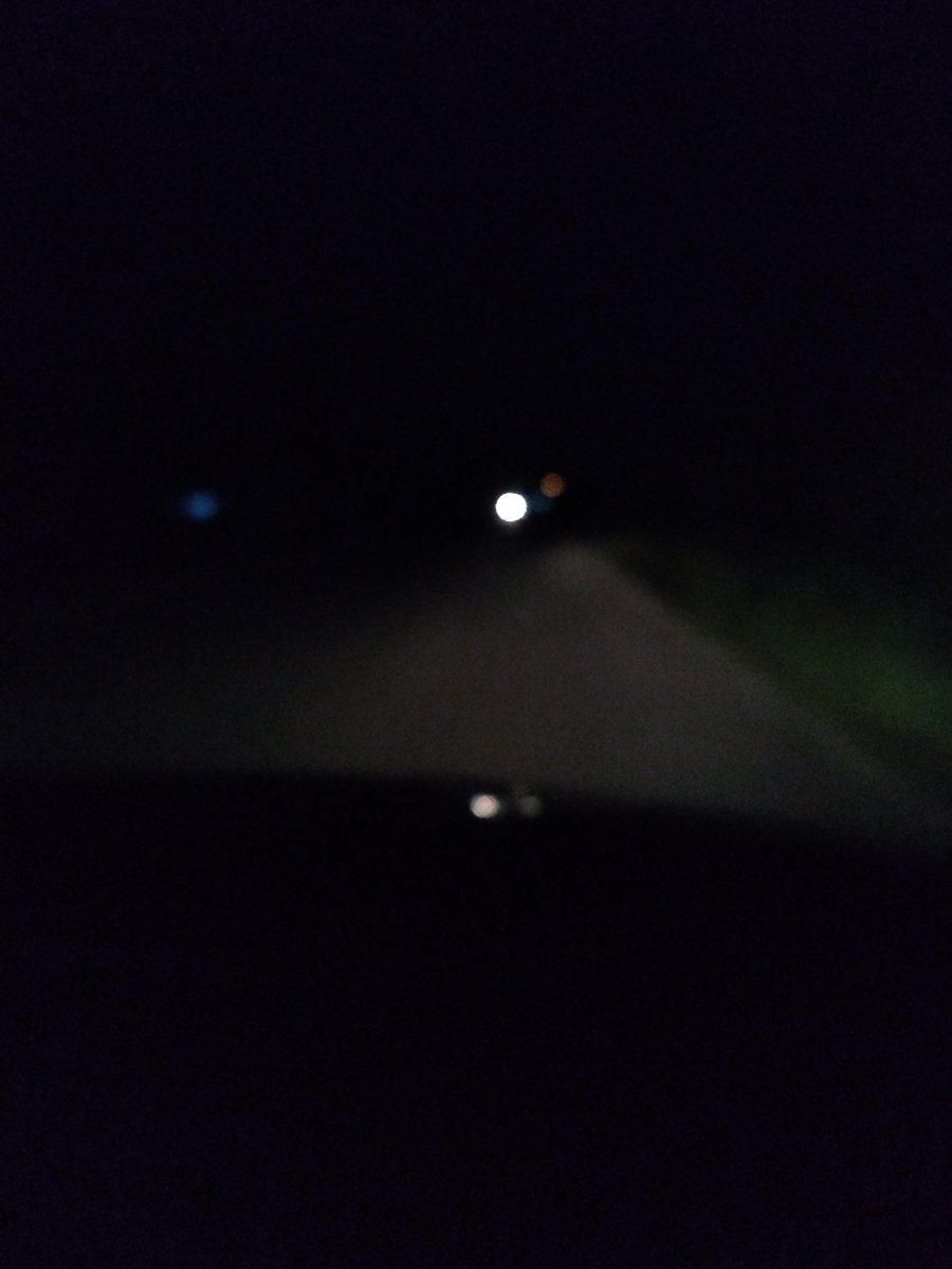 MarquezFunez's tweet photo. Señores #ElecSA @ElectricaribeSA y @monterialcaldia aquí le muestro algunas fotografías de la vía que conduce al barrio Villa Cielo en Montería, será que esta empresa ha dejado de cobrar el alumbrado público autorizado por @concejomonteria para estos sectores? @caordosgoitia https://t.co/93POwTz4of