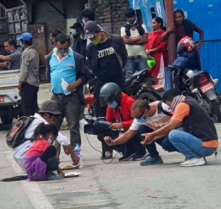 bijaysamuel's tweet photo. Vultures everywhere!!! ๐ก๐ค๐ก
#pandemicwoes #spotthedifference #notsohuman https://t.co/8Xa1EBbk3l