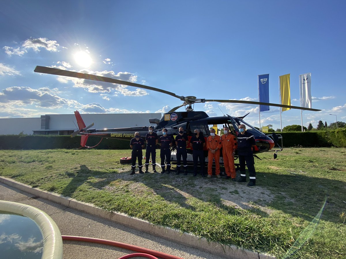 pompiersdugard's tweet photo. L’hélicoptère bombardier d’eau a achevé sa mission estivale hier. Le bilan de sa contribution est positif avec: 60 jours d'activation, 48 heures de vol, 243 largages pour 45 missions et 2 maisons sauvées ! Reportage vidéo demain. @langlais_jm @Prefet30 @SecCivileFrance @udsp30 https://t.co/p1zjHLYRlo