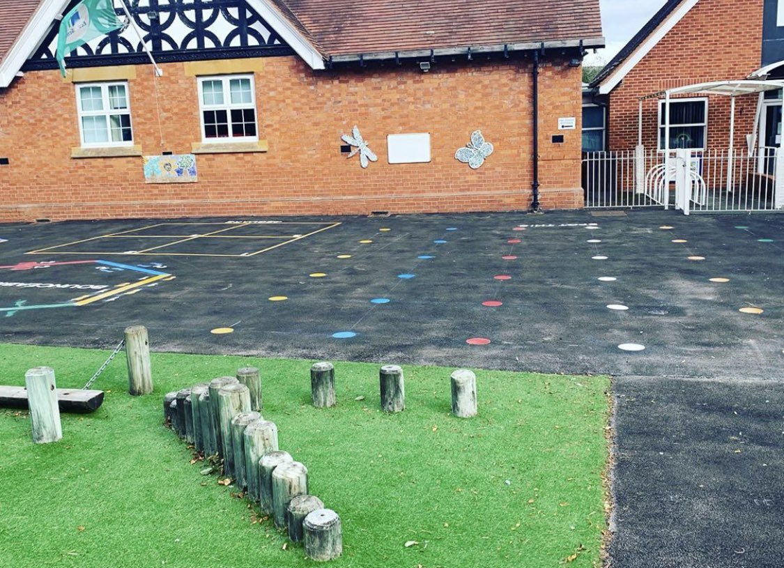 PebworthFirstPE's tweet photo. Our beautiful new playground promoting active play 😍 with thanks to #inspiredschools @BMiddleSchool @BlackminsterPE #activeschool https://t.co/Cvv9kLoXPK