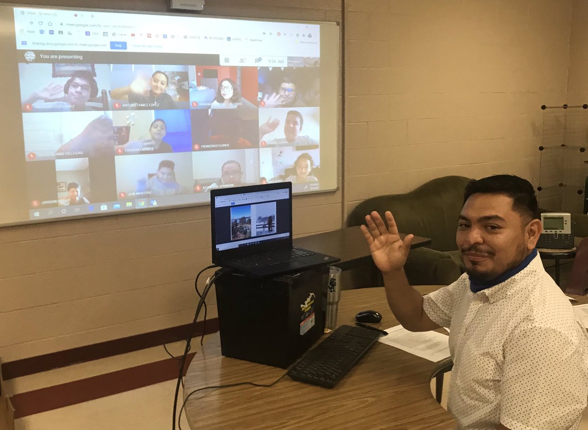 LosFresnosCISD's tweet photo. First class day! Resaca Middle School 6th Grade Science Teacher  David Rodriguez welcomes his students back to class Tuesday. The 6th graders came from different elementary schools. Classes will be held virtually for the first four weeks. https://t.co/fAepk4nP0j