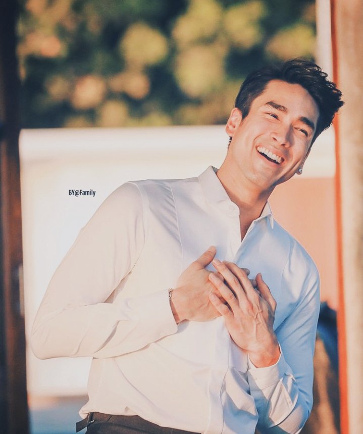 nadechthings's tweet photo. Isang malakasang power hug para sayo Nadech huhu love na love ka naming mga totoong fans mo at andito kami lagi para makipag away para sayo kahit alam kong ayaw mo yun pero deserve mo ipaglaban jaya ipaglalaban kami sagad #MLFASFirstEncounter https://t.co/1ajgYFuGAT