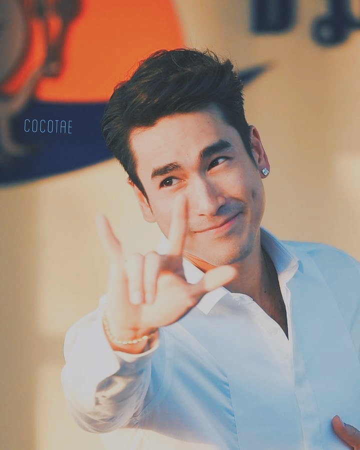 nadechthings's tweet photo. Isang malakasang power hug para sayo Nadech huhu love na love ka naming mga totoong fans mo at andito kami lagi para makipag away para sayo kahit alam kong ayaw mo yun pero deserve mo ipaglaban jaya ipaglalaban kami sagad #MLFASFirstEncounter https://t.co/1ajgYFuGAT