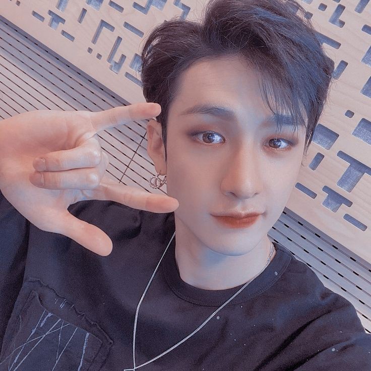 Minhonnie3's tweet photo. la gente que insulto a B4angch4n haciéndolo sentir culpable por no haber cumplido las expectativas de St4y y cuidar el OT9 creo que deberían pedir disculpa.

#woojin https://t.co/d9nsyquiQU