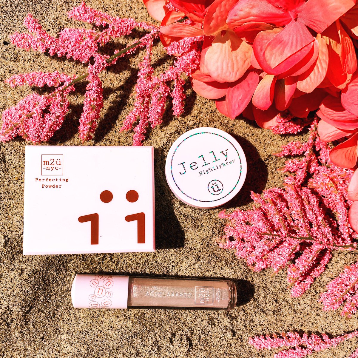 M2UNYC's tweet photo. Don’t want summer to end☀️? Enjoy the rest of your summer days ahead and make them count with #m2unyc #jellyhighlighter #lipgloss #perfectingpowder✨ https://t.co/FWvaq2m2Vu