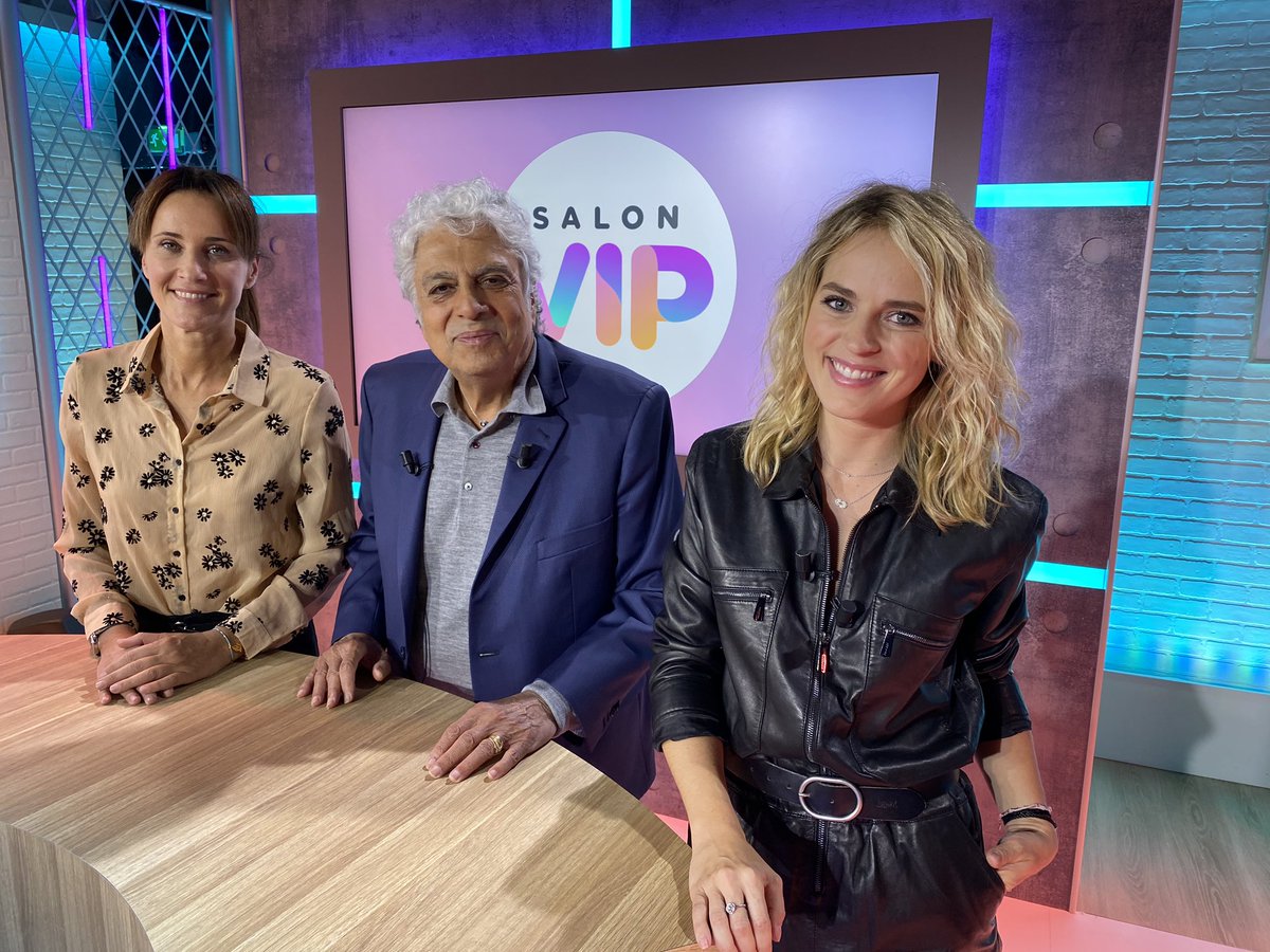 Claire_Arnoux's tweet photo. #salonvip is back 🔥🔥🔥
Rendez-vous à 19h ce soir #bein1 @beinsports_FR avec notre 1er invité #EnricoMacias 🍀
#psg @psg #foot @KMbappe #familybusiness @NetflixFR @pabanclara https://t.co/NqmaTJtw7W