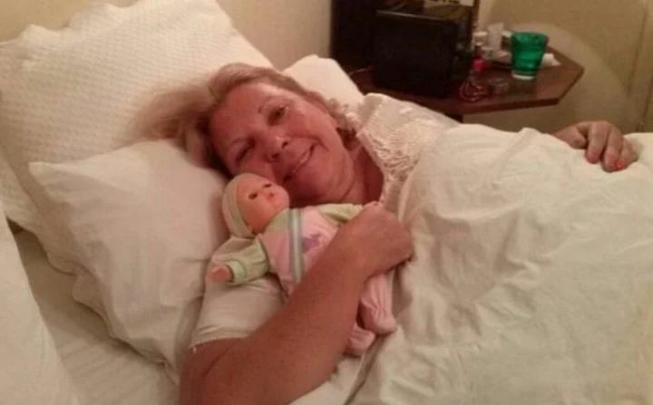 pasaroncosas899's tweet photo. ¡Volvió Carrió! Y dijo que gobierna desde la cama.
¿Qué hacés desde la cama?👉En redes con #DesdeMiCama 👉Audio al 1153798990 https://t.co/5K8K5oqcbX