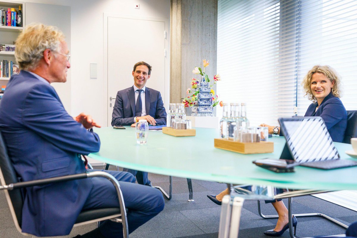 Kwartiermakers <a href="/marlies_vries/">marlies de vries</a> en Chris Fonteijn werken aan de toekomst van het accountantsberoep. Mooi om te horen dat er vanuit de sector en de nieuwe generatie young professionals enthousiast wordt gereageerd op de eerste projecten waarmee ze gestart zijn. #toekomstaccountancy