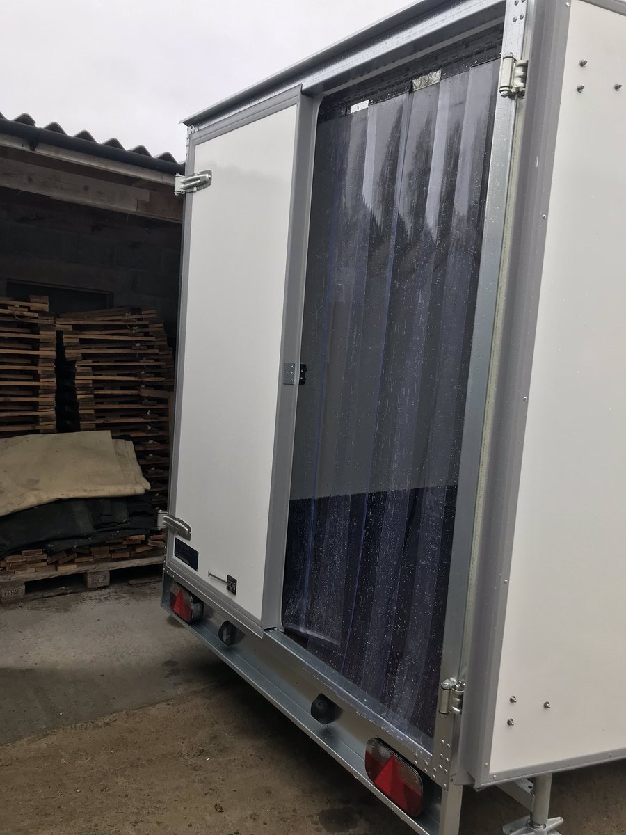 Will_Fridge's tweet photo. One of our RT004V fitted with curtains ready for collection tomorrow
#refrigeratedtrailer
#fridgetrailer
#freezertrailer
#fridge
#freezer
#trailer
#soldtrailer
#newtrailer
#collection
#curtains
#customtrailer https://t.co/WR8PekXtdo