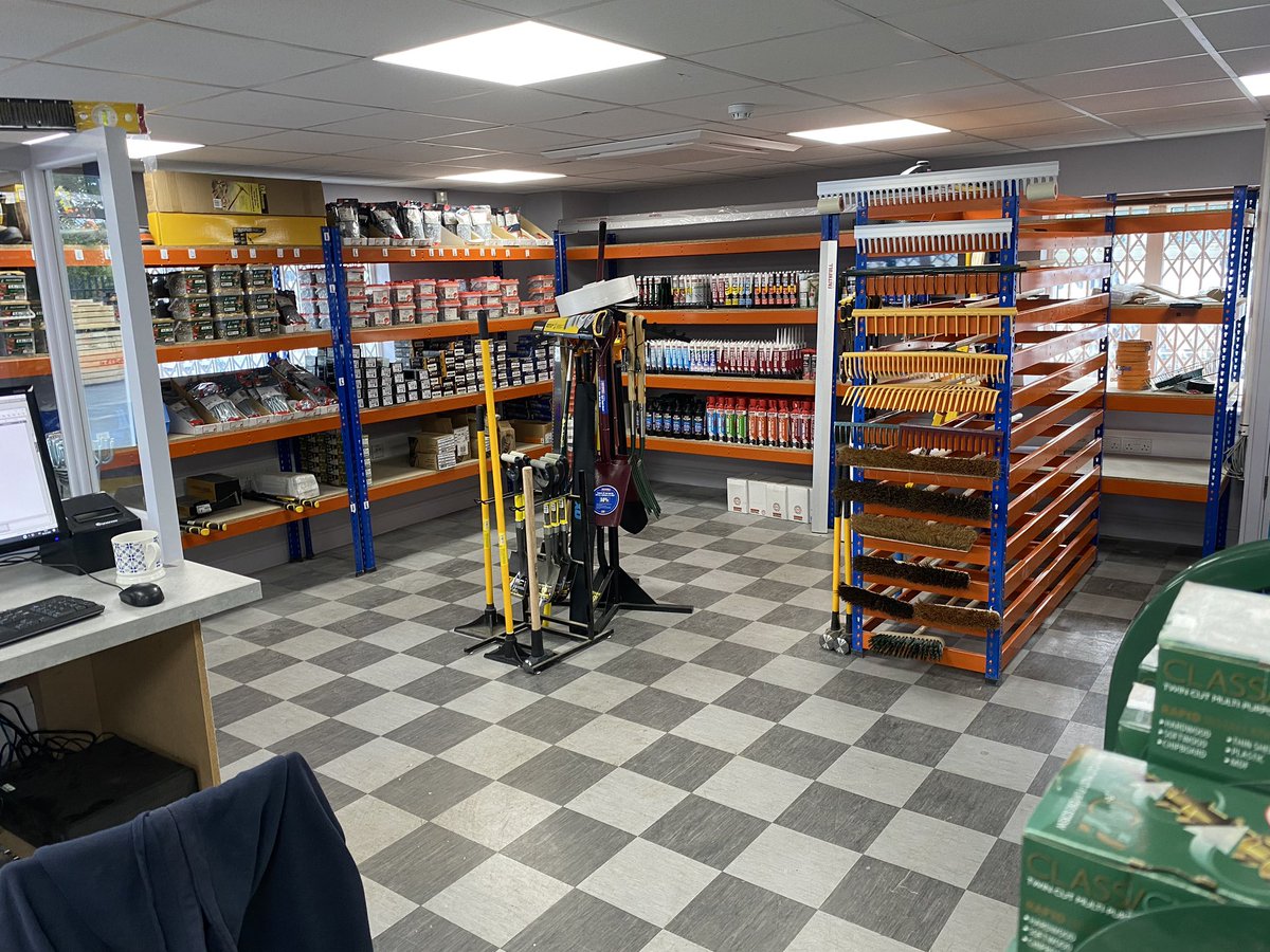 ProTradersBM's tweet image. Great to be moving into our new shop and counter 👍🏻