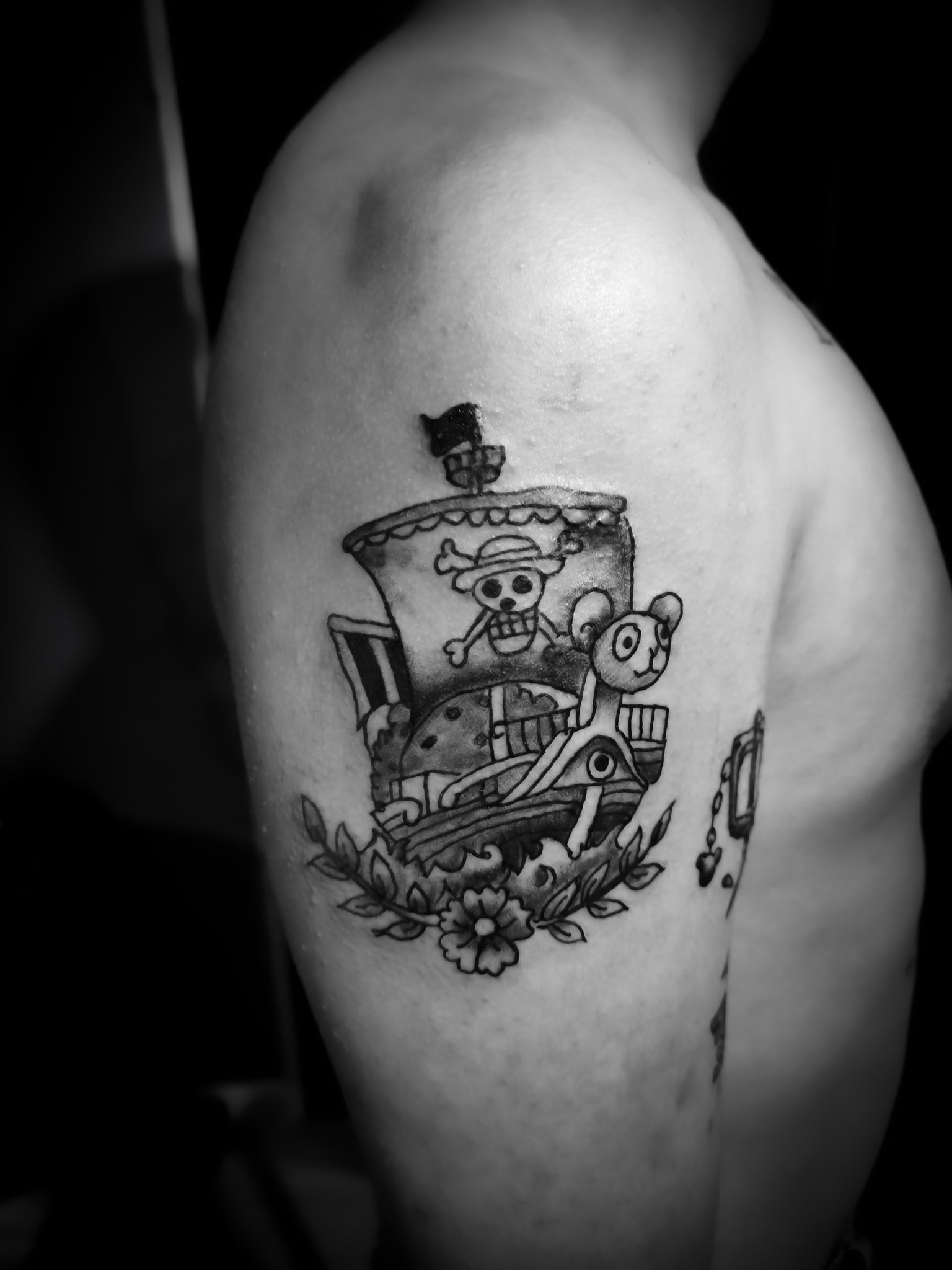 I tried drawing the Going Merry in a tattoo style! IG:merivelle.art 🏴☠️ : r/OnePiece