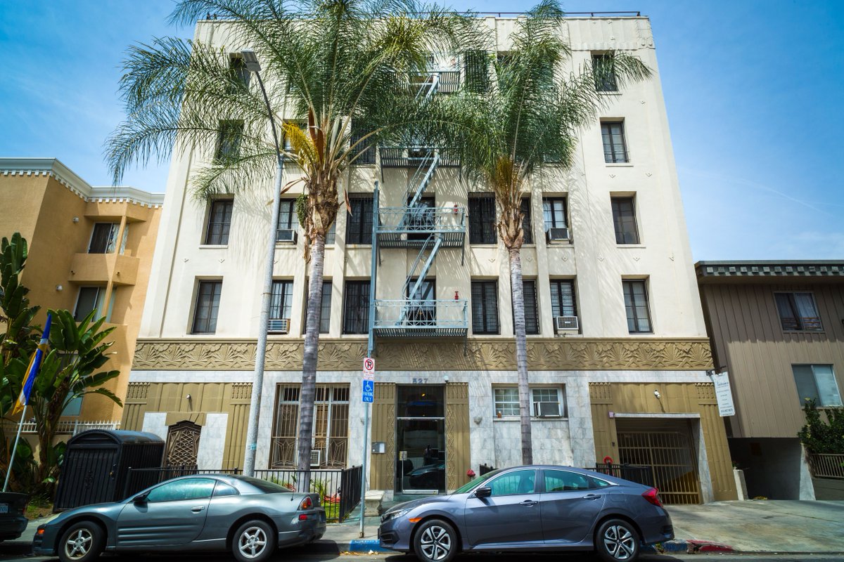 UrbanLALiving's tweet photo. Live in Victoria Apartments in Koreatown, Los Angeles. Available for rent a  classic JR. ONE-BEDROOM apartment for $1,295. #AptForRent #ApartmentHunting #Los Angeles https://t.co/op9Tu5Ot1G https://t.co/aVNqW3AbeE