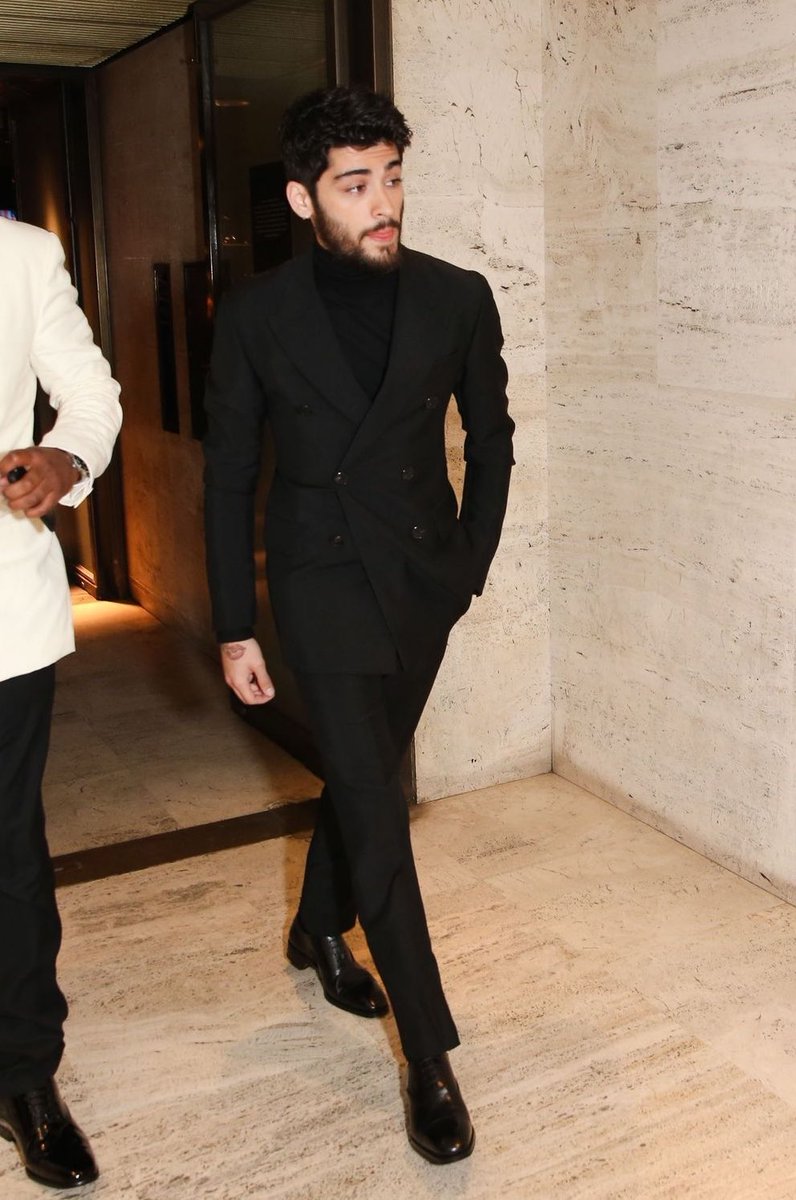 Throwback of Zayn at the Tom Ford New York Fashion Week show in NYC  (September 7, 2016) 📸, image size:796x1200