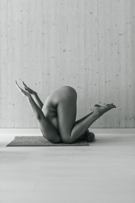 I love to do yoga. It keeps me flexible 🐍 what&rsquo;s your hobby? #yoga #flexible #pose #naked #girl https://t<a href="/tag/yoga"class="tags"><span>#yoga</span></a><a href="/tag/girl"class="tags"><span>#girl</span></a><a href="/tag/pose"class="tags"><span>#pose</span></a><a href="/tag/naked"class="tags"><span>#naked</span></a><a href="/tag/flexible"class="tags"><span>#flexible</span></a>