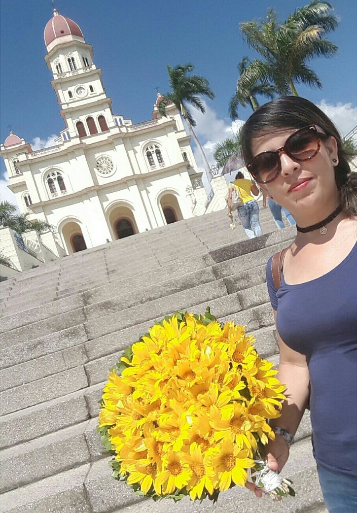 🎶Girasoles, girasoles...🎶
#1GirasolParaCuba 
No es necesario ser un ferviente creyente para dar nuestra  ofrenda a la #PatronaDeCuba.
Tres años atrás...El Cobre 🌻🌻🌻
¡Qué ganas de volver! 

#Cuba 🇨🇺🇨🇺🇨🇺
