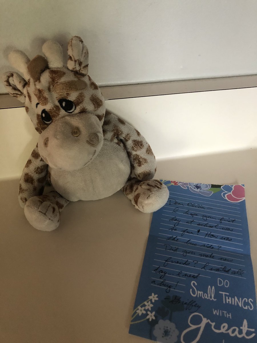 ryansongs's tweet photo. And theyโre off! ๐ฅณ๐๐ #TheCheeto #TheGusbuster
Olivia insisted Giraffey wait for her at home. https://t.co/U89jX2PuTM