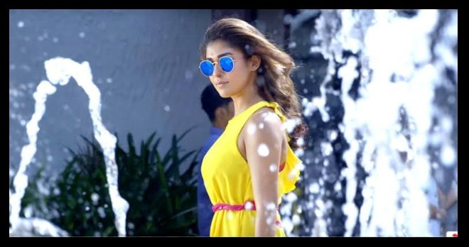 Nayantharian's tweet photo. Ms. Meera is the embodiment of cuteness and masss 🔥✨😎
Swag #LadySuperstar !
#Thalaivi #Nayanthara #ladysuperstarnayanthara #4YearsOfBBIrumugan https://t.co/UdufBjTJCi