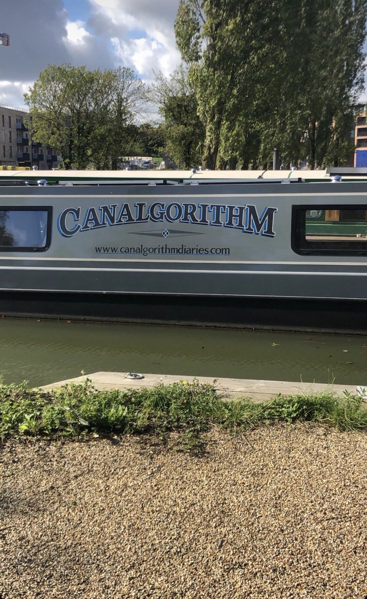 Poojipants's tweet photo. Strolling #mklife #lovemk #canalgorithm https://t.co/qolms7mex3
