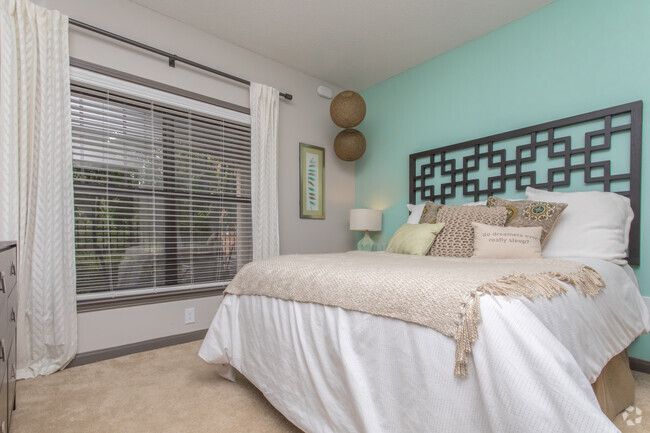 highlandwalk's tweet photo. Need a vacation from your vacation? Get some rest in your spacious bedroom after all the weekend festivities! https://t.co/aS3q6WSNcJ
