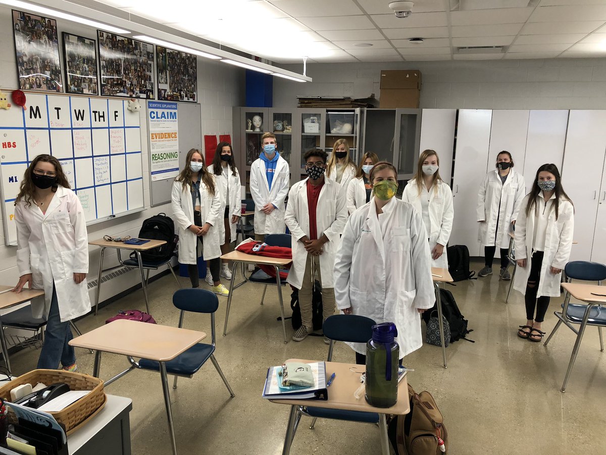 fgrant86's tweet photo. Good to be back at @GraftonHISchool Welcoming a brand new PLTW Medical Interventions class! https://t.co/ZsHW4CDqpV