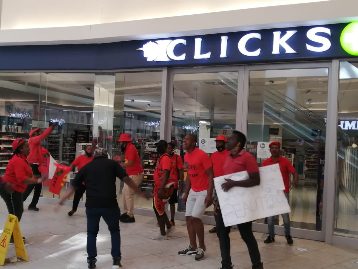 IlembeEff's tweet photo. EFF ilembe assisting clicks to close#clicksmustfall https://t.co/rJQPSeELHP