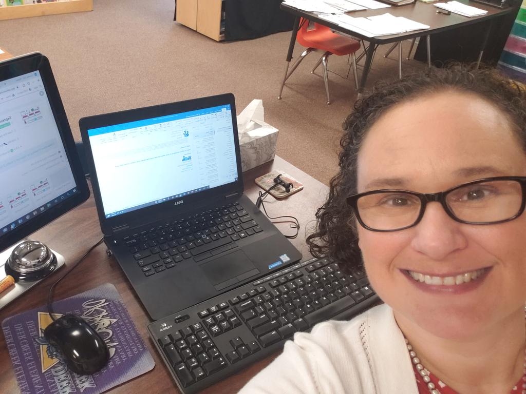 VenturiMrs's tweet photo. Back to school 2020 style! 
@DeerCreekElem https://t.co/RS439HObSZ