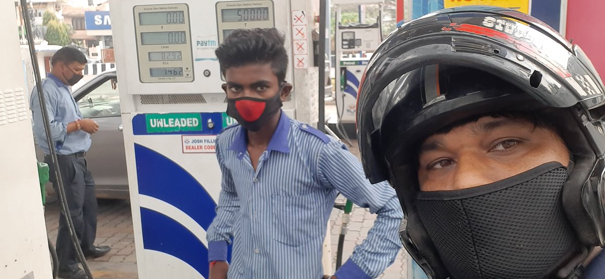 Chandan99995322's tweet photo. @hpcl_retail 
#CoronaWarriors https://t.co/U1Kz8q66aj