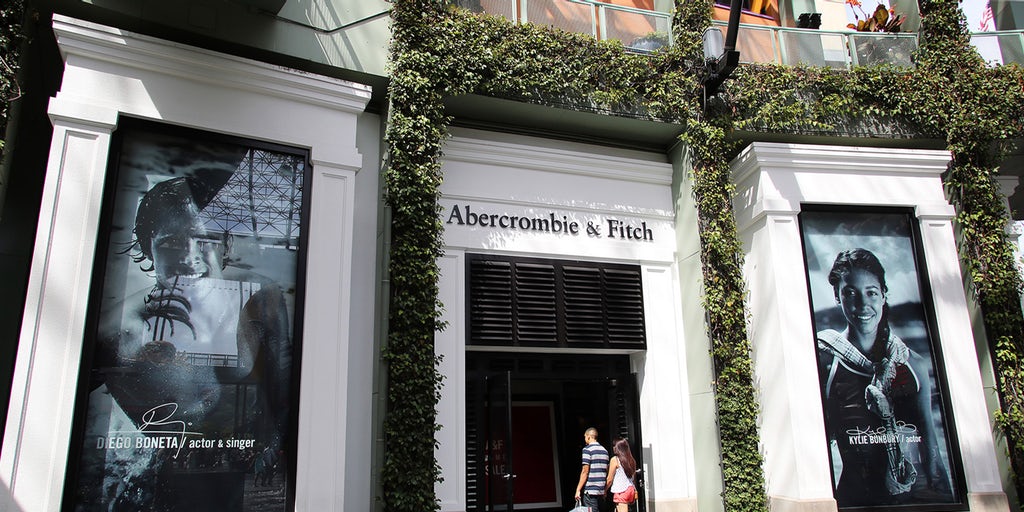 Interparfums Outlook Hits Market Forecasts dlvr.it/RgCYhs #tsmagency #models #model #beauty