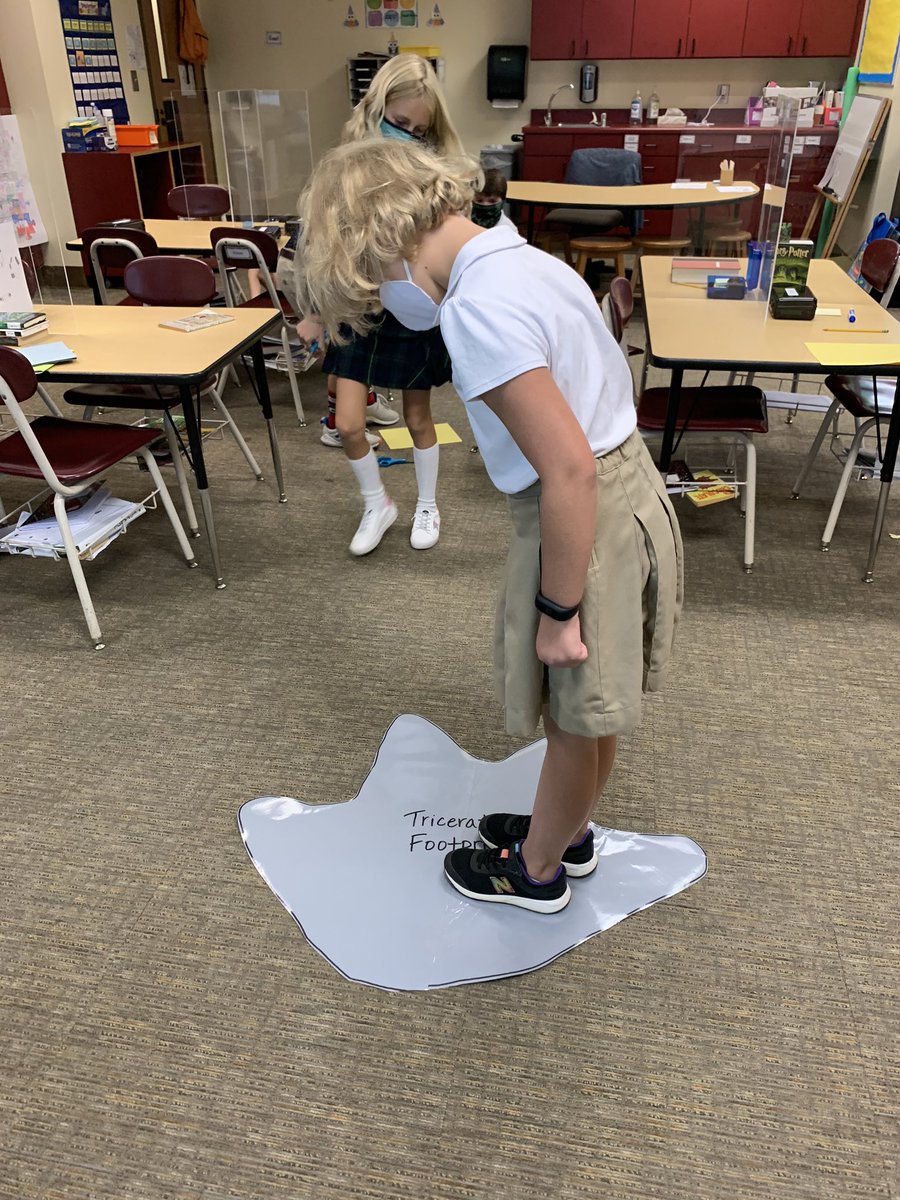 laurenkane_ILC's tweet image. Just HOW big were the dinosaurs? Measuring, comparing, predicting and estimating footprints. #trinitylearns