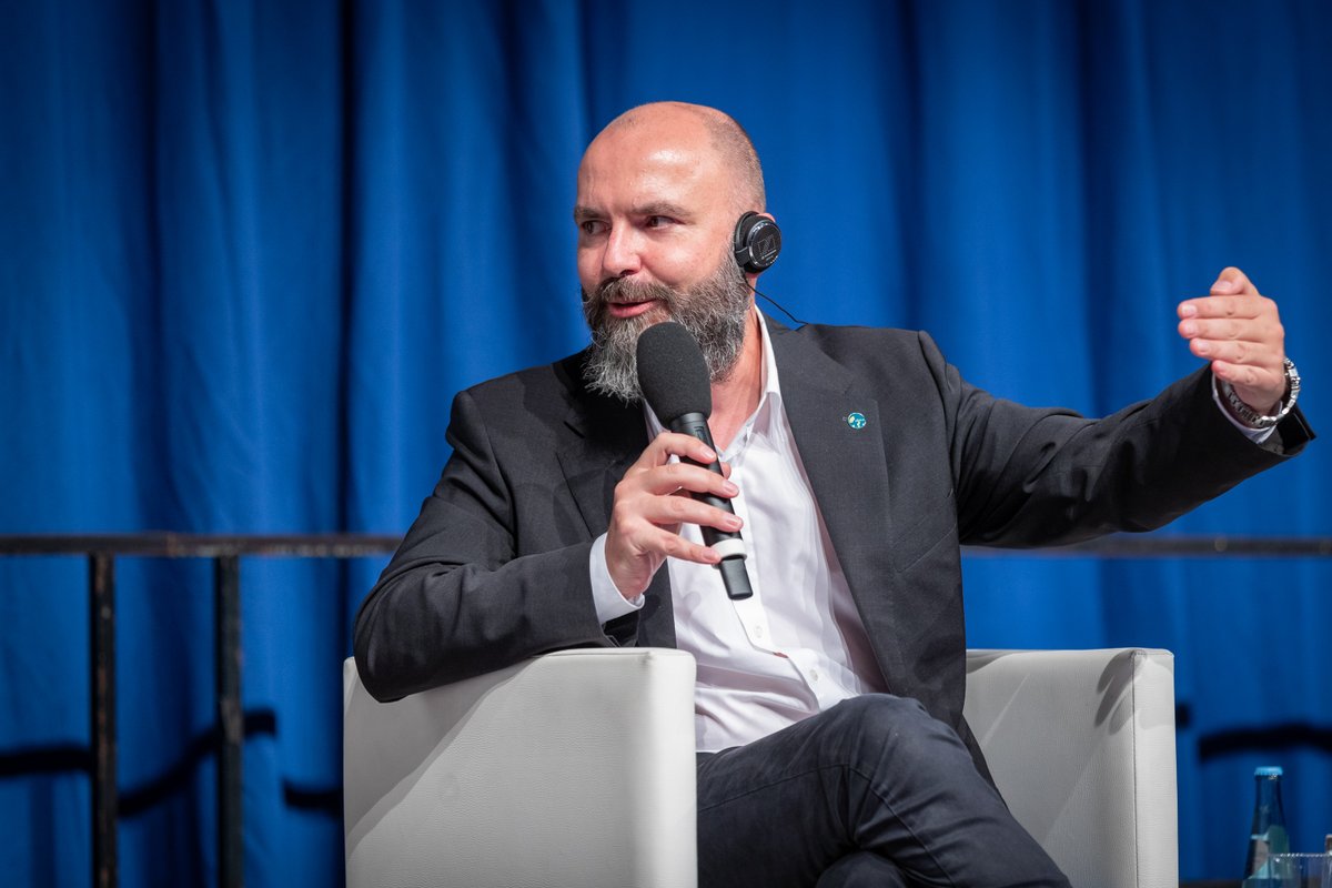 WABWindnetwork's tweet photo. At the #windforce2020 conference last week, WAB managing director Heike Winkler spoke with Dirk Briese, @GilesDickson, Wolfgang Lemb, and @MFZelinger about jobs and value creation in offshore wind. @WindEurope  pic: @wirrwa / Our press release: https://t.co/ednkHxxmtg https://t.co/Si7m2Q6ww5