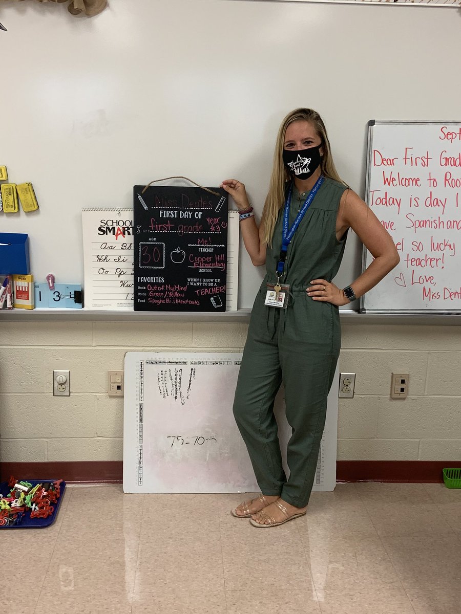 MrsShakesFRSD's tweet photo. Ready to meet my new students! Happy first day of school! #year3 #copperhill #virtualstyle  @CopperHillES @FlemRarSchools https://t.co/dJFjKuwkNK