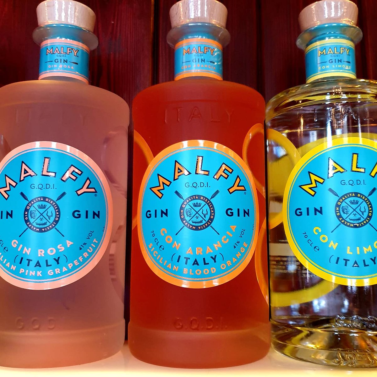 Fancy a gin these ones from Malfy are amazing! We have blood orange, pink grapefruit &amp; lemon really refreshing after a long walk around the High Street! #malfygin #royalmileedinburgh #highstreetedinburgh #gintime #ginoclock #ginandtonictime