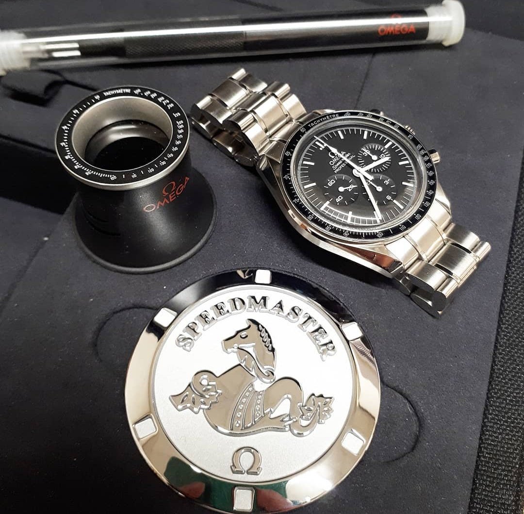 Pre-Owned OMEGA Speedmaster MoonWatch 🌑

#31130423001005 
2017-Full Box &amp; Papers
#OMEGA #MOONWATCH #lovebedford