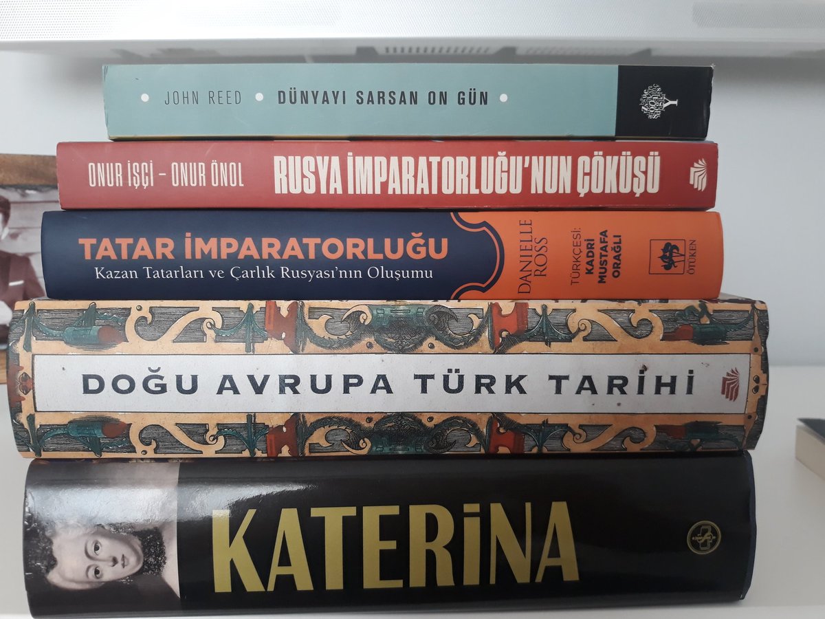 omerserife_s's tweet photo. Herkesin bir merakı vardır @KronikKitap @otukennesriyat @YordamKitap @iskultur #Rusya #ruslar #Rustarihi https://t.co/onOkJIEMGP