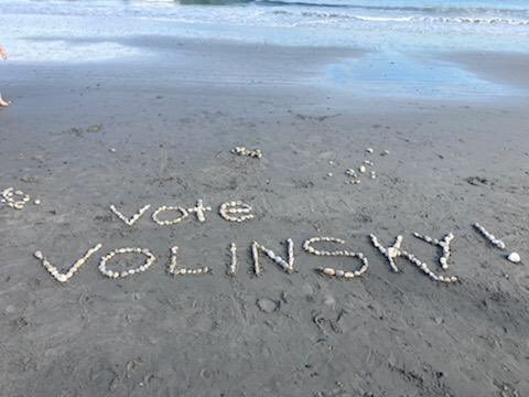 350nhaction's tweet photo. Good morning, New Hampshire! Today’s the day to vote for @AndruVolinsky for Governor! Let’s do this! #VoteVolinsky https://t.co/y2YAjIZsWV