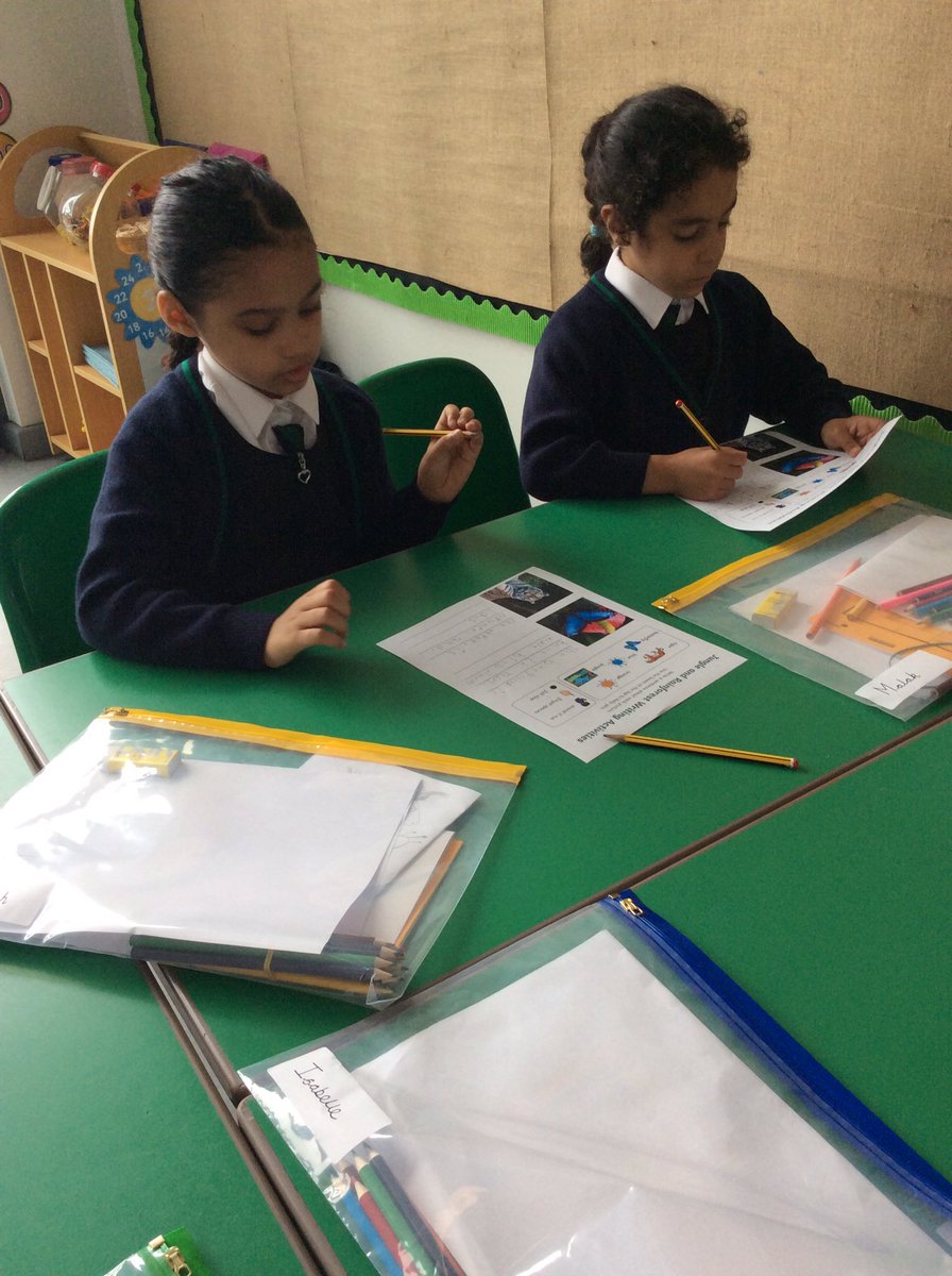 Year4tLTPA22's tweet photo. Tell me all about your Rainforest animals 😃 🦜🦋🐯🐸#English #descriptivewriting #fullstops #capitalletters #fingerspaces #adjectives @limetreepa https://t.co/7DV2a5fLlS